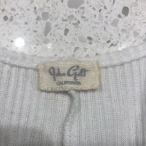 Brandy Melville Tops - Brandy Melville (John Galt) bethany top Brandy Melville Tops - Brandy Melville (John Galt) bethany top